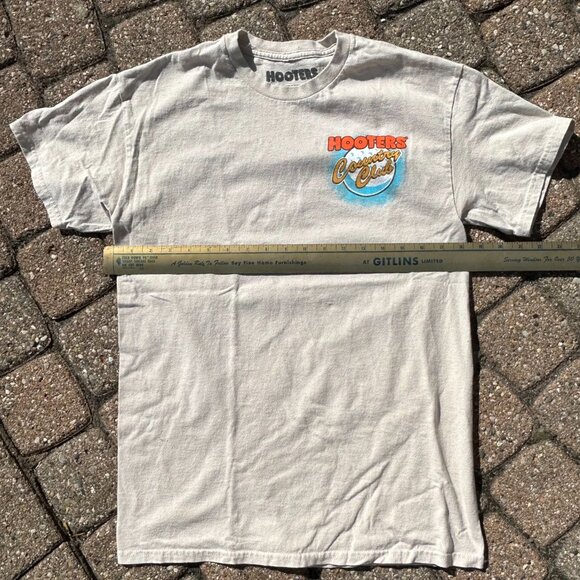 Hooters Country Club T Shirt Sz M - Picture 5 of 9
